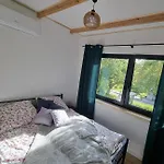 Villa W Malym Sadzie *